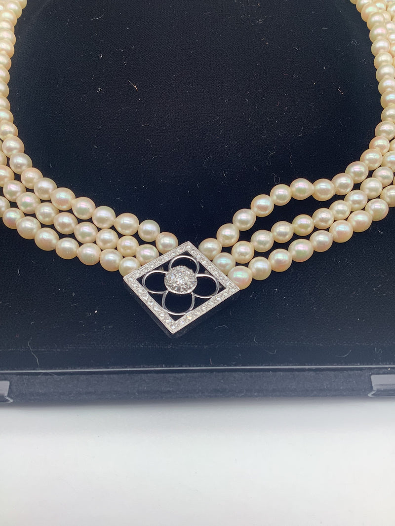 Pearl Necklace with Diamond Clover Pendant