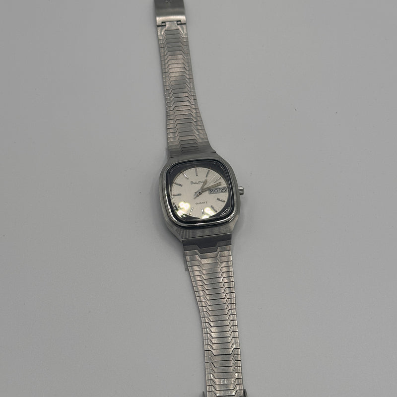 Bulova Quatz Square