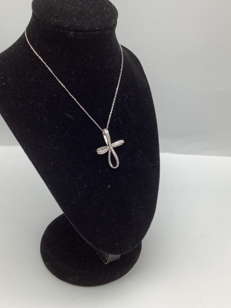 18ct White Gold Diamond Cross Pendant