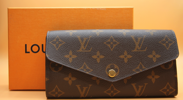 LOUIS VUITTON Monogram Canvas Sarah Wallet Brown