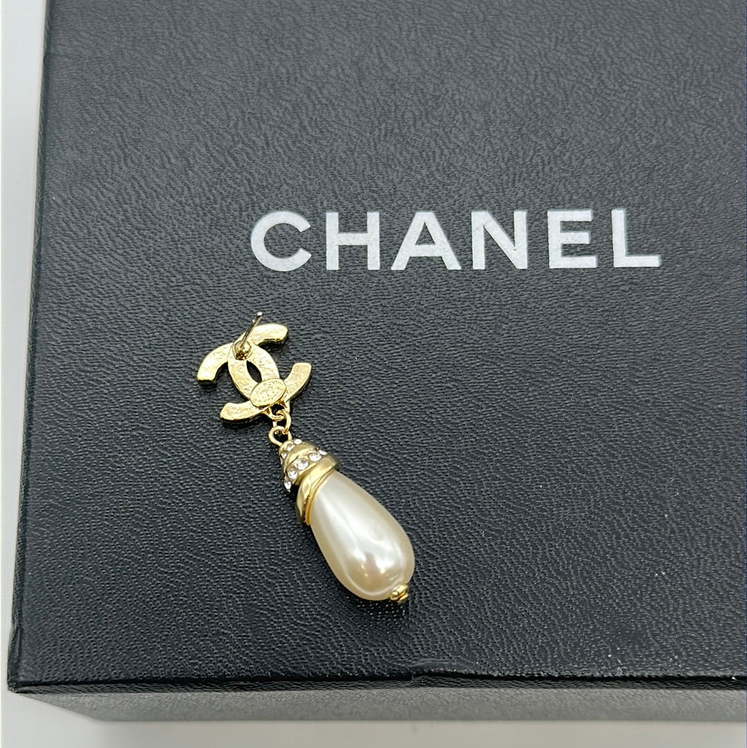 Chanel 22C Pearl CC Drop Earrings Pearl  ＬＯＶＥＬＯＴＳＬＵＸＵＲＹ