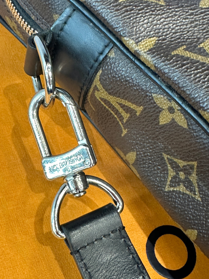 Louis Vuitton Porte- Documents Bag