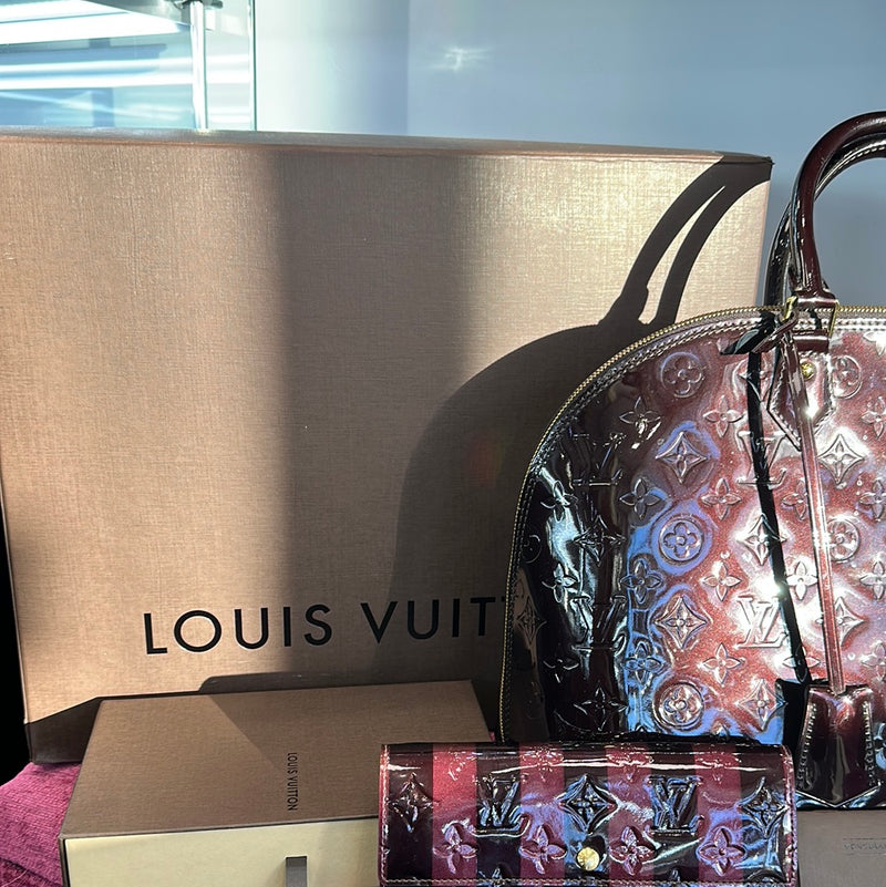 Louis Vuitton, Alma Monogram Vernis, shiny patent leathe…