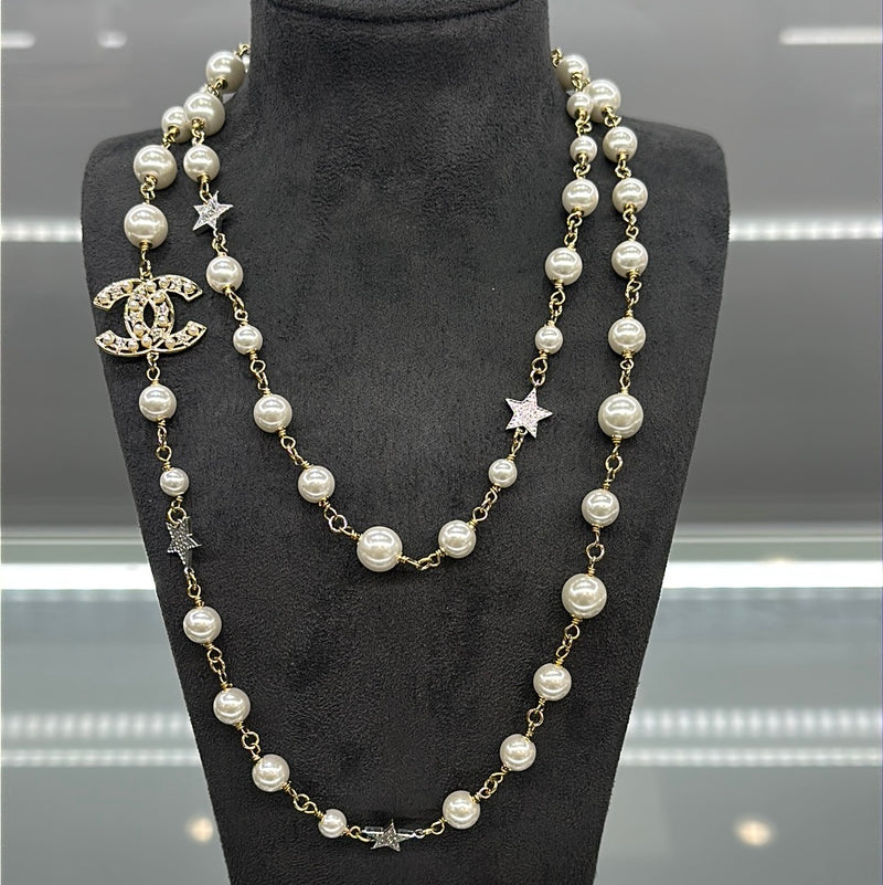 Chanel Black and White Bead Necklace With CC Logo  myGemma  Item 113524